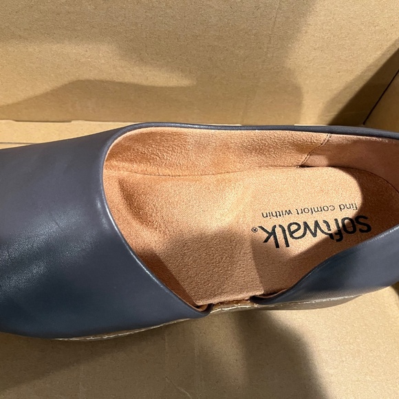 Softwalk Addie Slip-on 8 1/2 WW - Picture 5 of 7